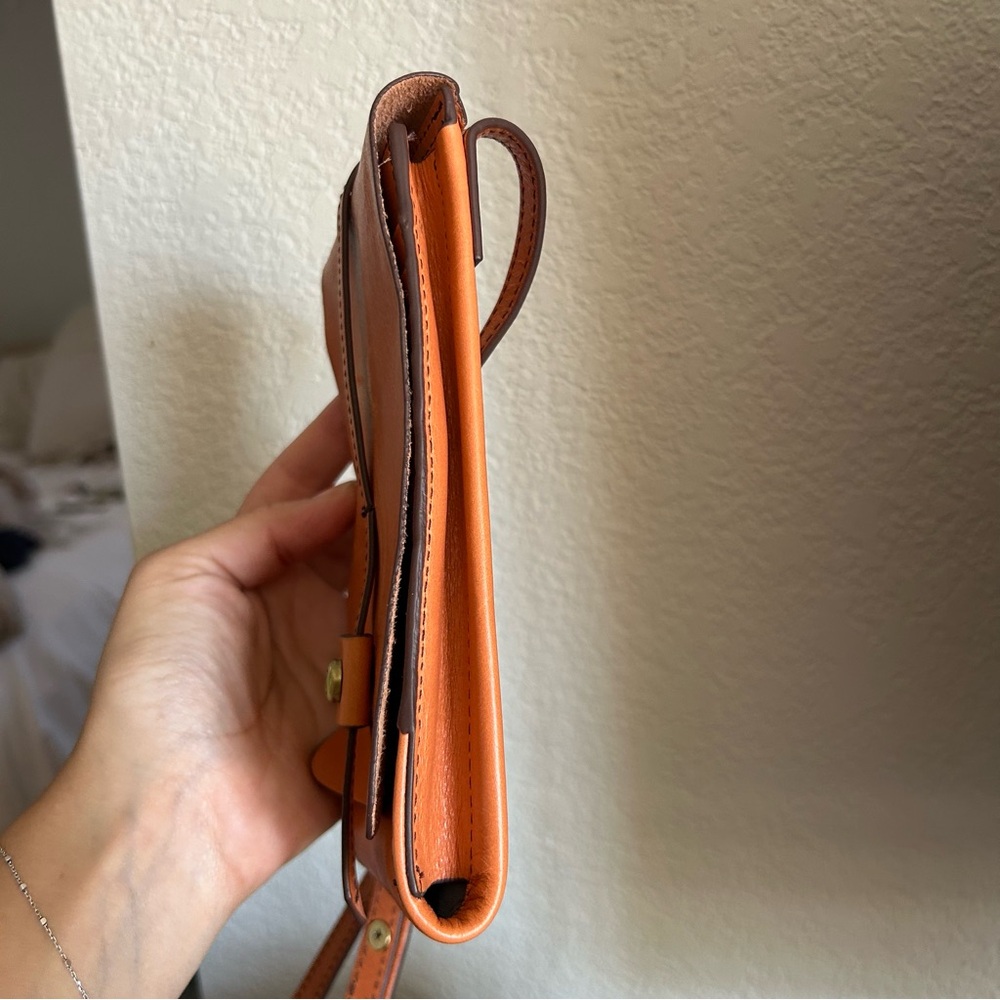 Hobo / Token Leather Crossbody Smart Phone Wallet Purse Bag - Picture 2 of 8